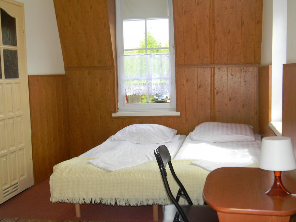 Prohibicja Peter'S Pub Motel Mikołajki Rom bilde